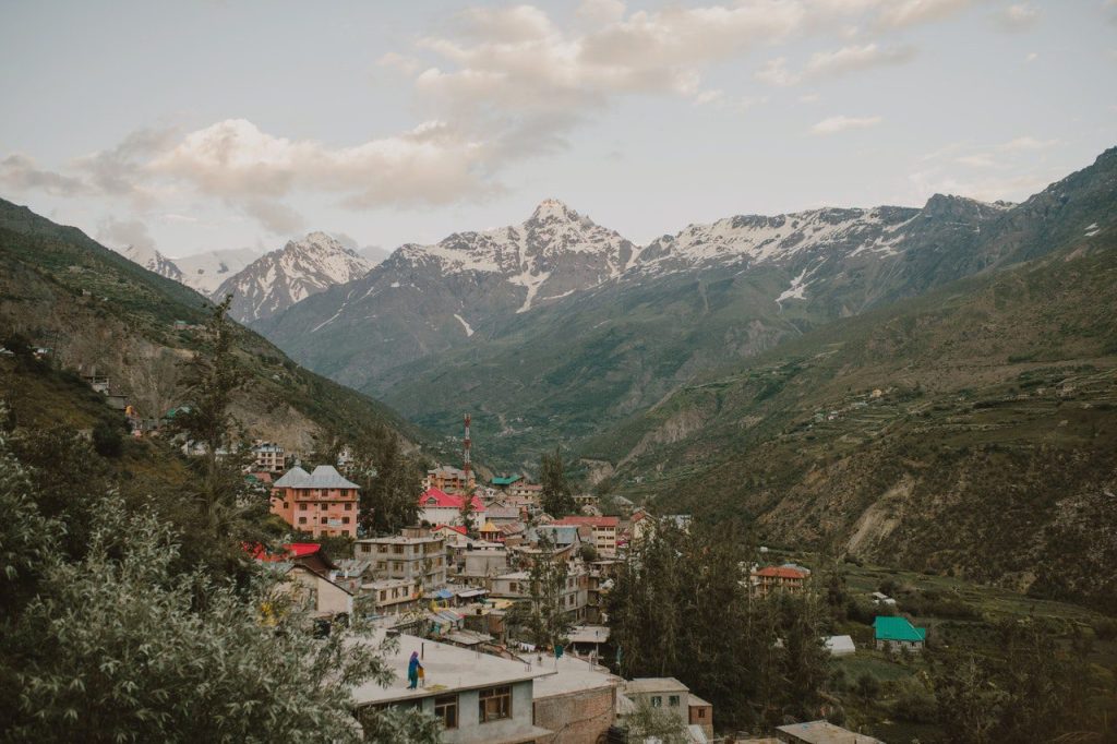 हिमालय: संस्कृत निबंध
