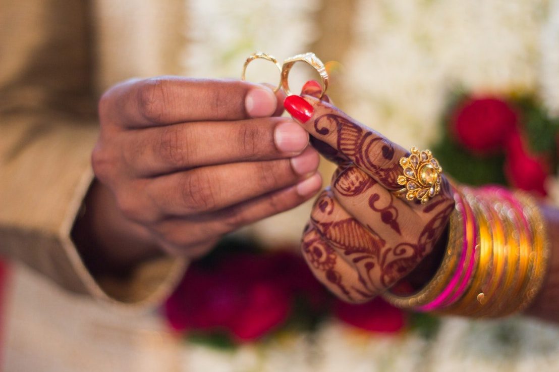दहेज प्रथा के 4 कारण, 5 लाभ, 10 हानियां व 5 निवारण के उपाय